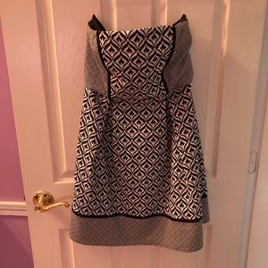 Strapless black and white Francesca’s dress
